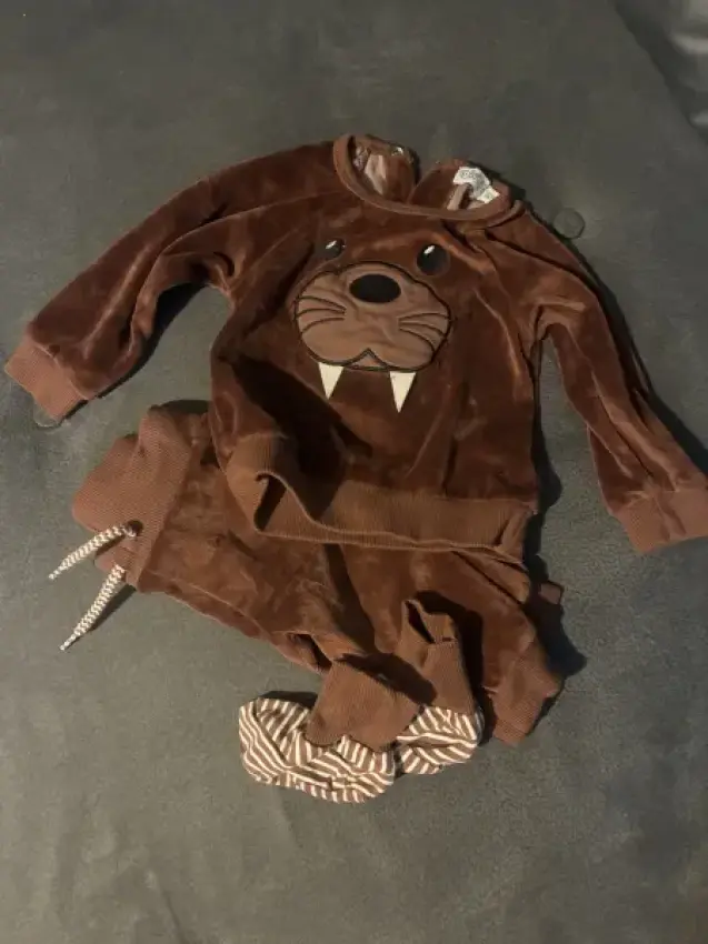 Dirkje Braun 3 Teiler ( Pullover+Hose+Socken)