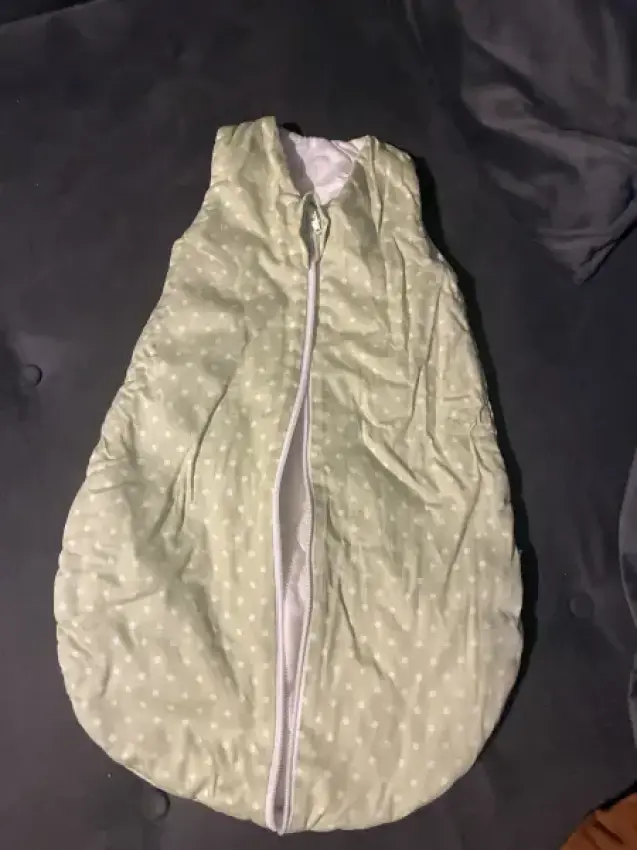 Schlafsack Helios Grün mit weissen punkten