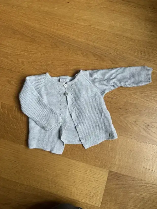 PAZ Strickjacke grau 24M