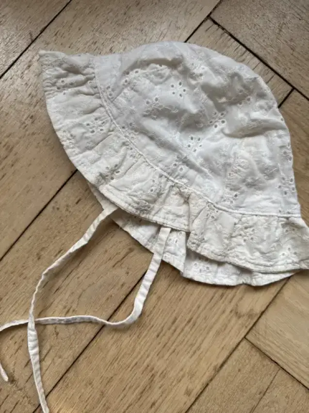 Sonnenhut Spitze H&M