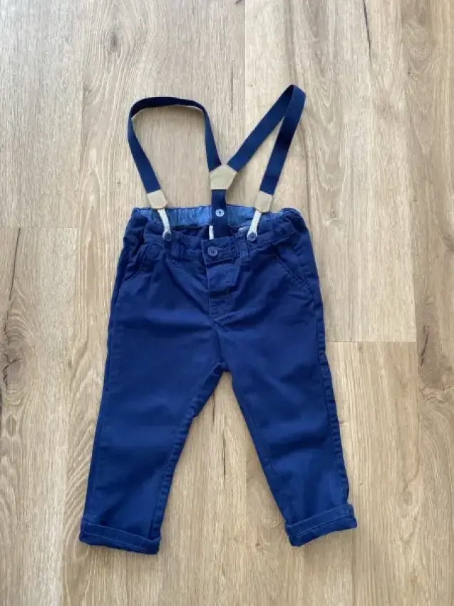 Schmale Hose mit Hosenträgern abnehmbar H&M