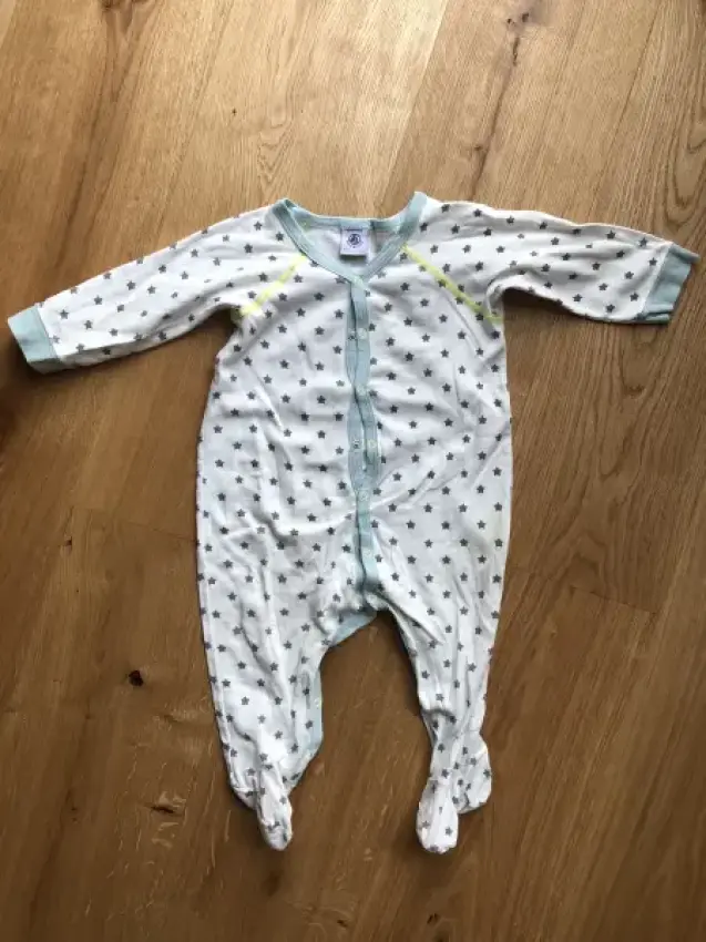 Schlafanzug Petit Bateau weiß mit Sternen Gr. 74