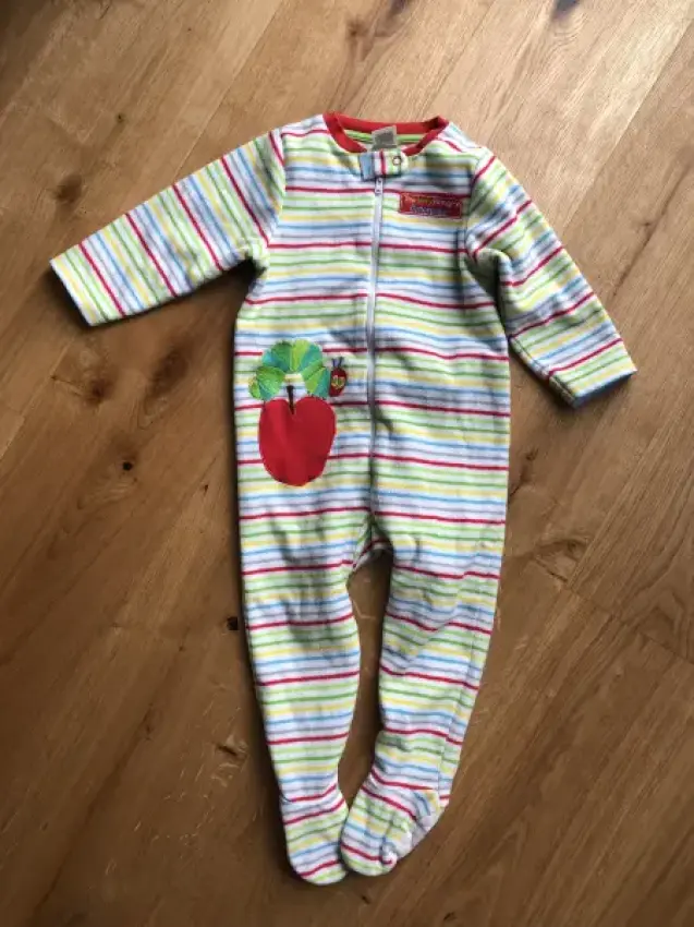 Haus-/Schlafanzug Kleine Raupe Nimmersatt Gr 86