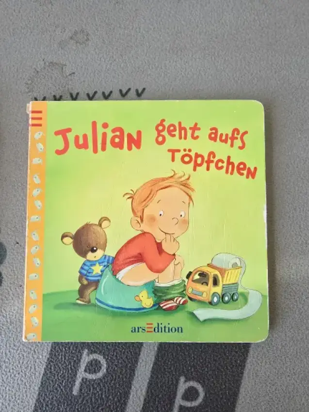 Julian geht aufs Töpfchen 