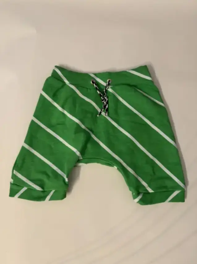 Pumphose kurz grün Streifen