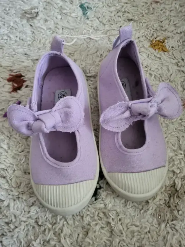 Schuhe Schleifen-Details