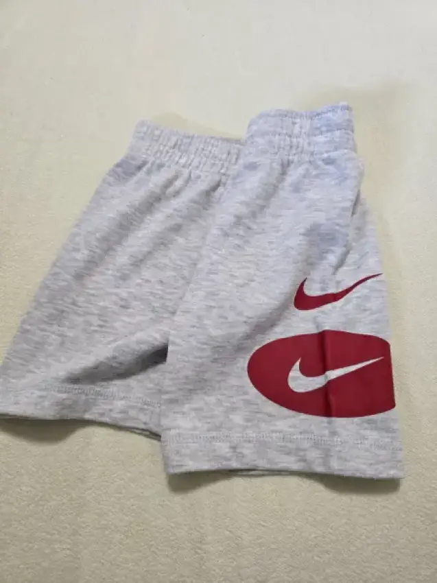 Nike kurze Hose neu
