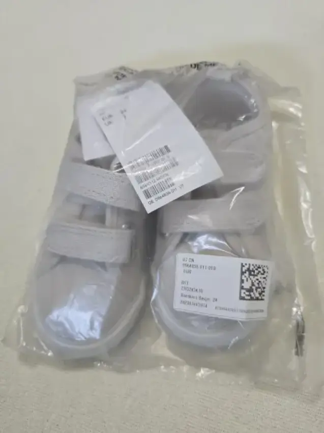H&M Sneaker 24