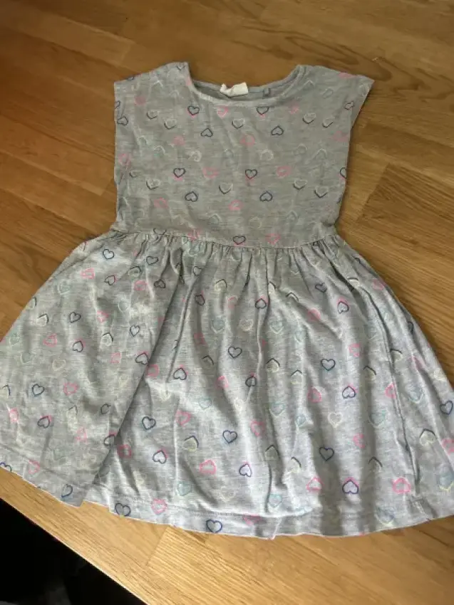 OVS Kleid Gr. 3-4J