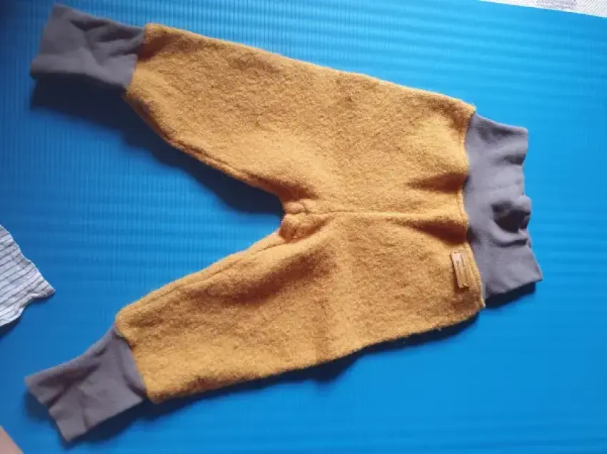 Wollwalkhose byayless gelb