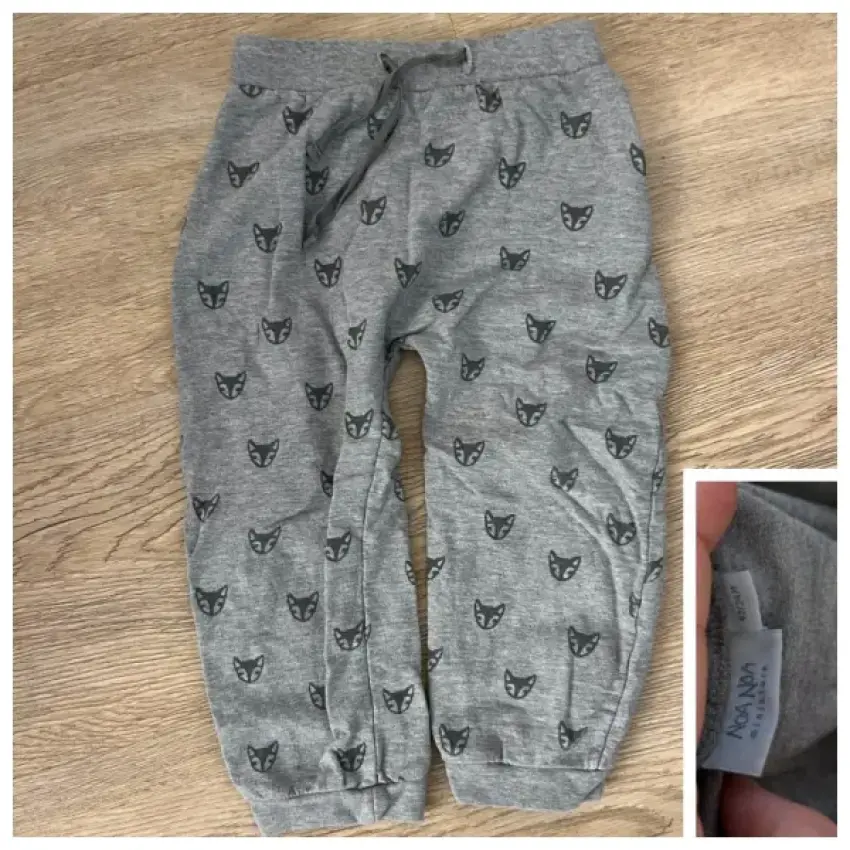 graue Jogger mit Füchsen