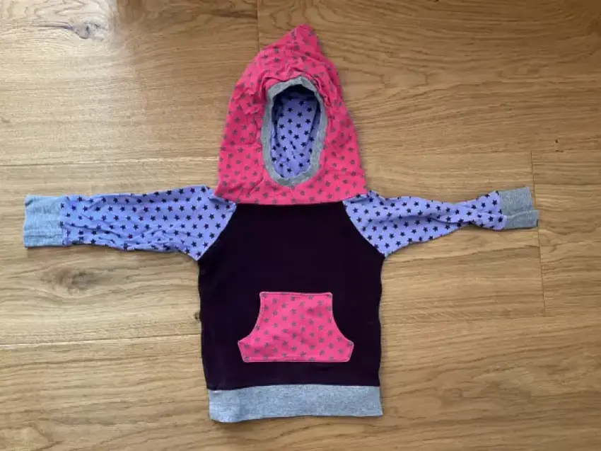Handmade Pullover lila/pink mit Sternen