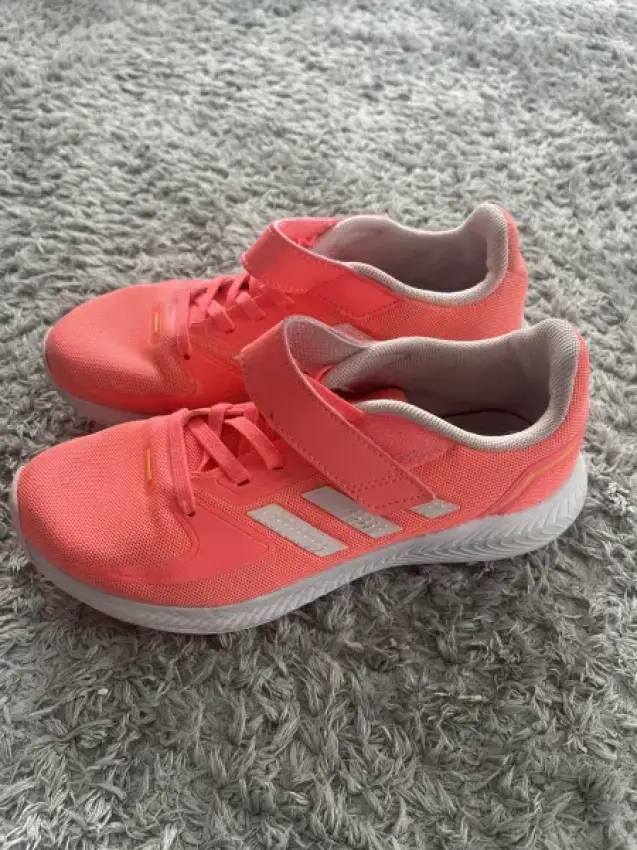 Adidas sneaker