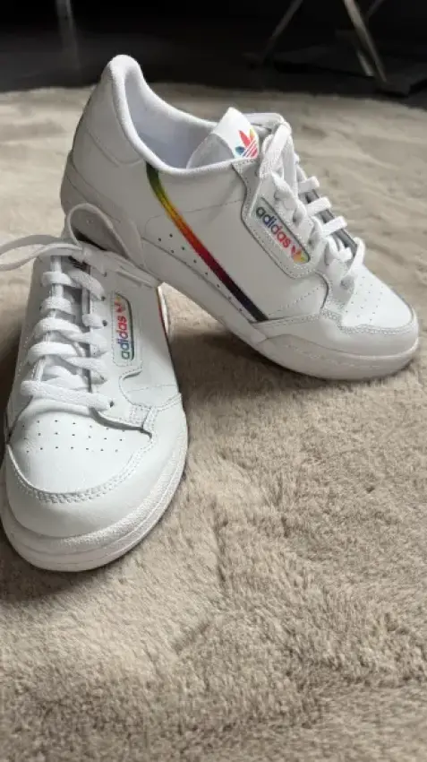 Adidas Sneaker weiß Regenbogen