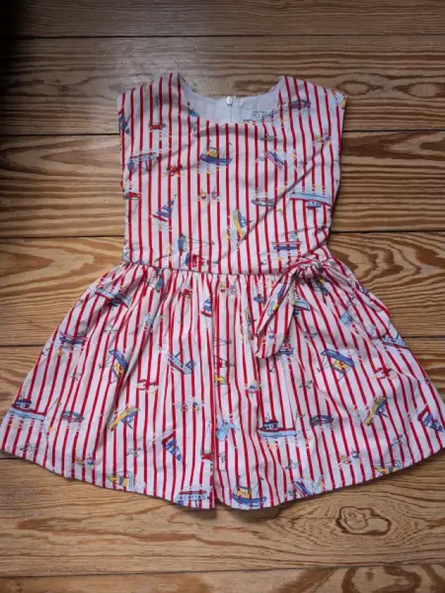Kleid Schiffe